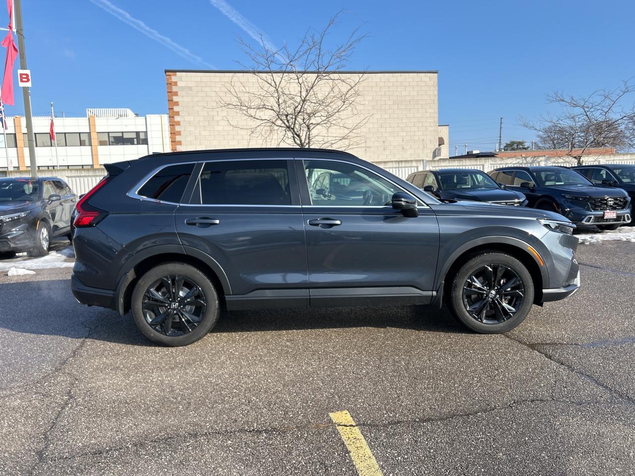 2024 Honda CR-V Hybrid Touring Leather  Navigation  Sunroof  CarPlay Photo