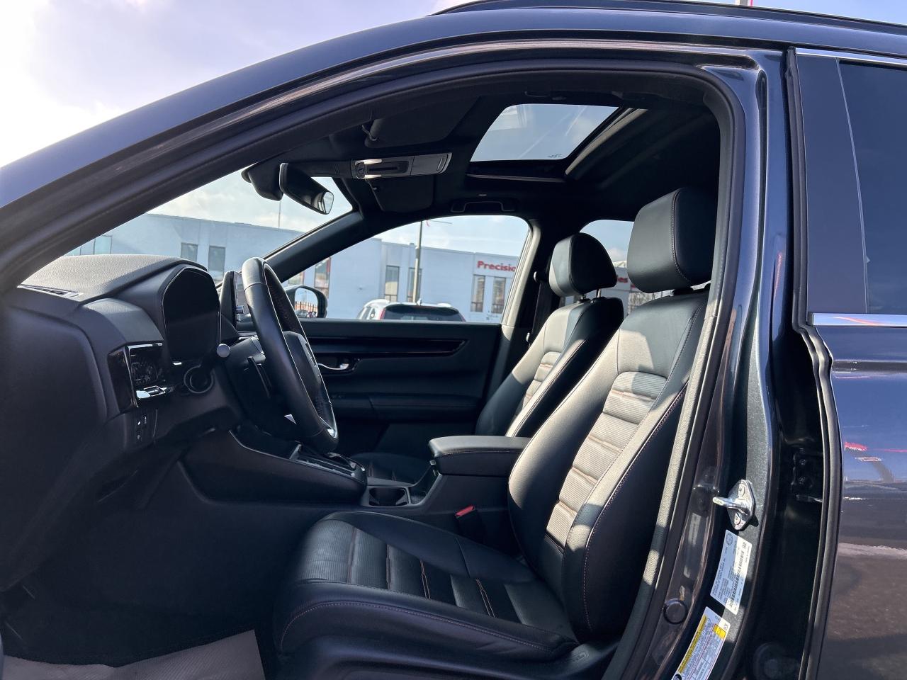 2024 Honda CR-V Hybrid Touring Leather  Navigation  Sunroof  CarPlay Photo