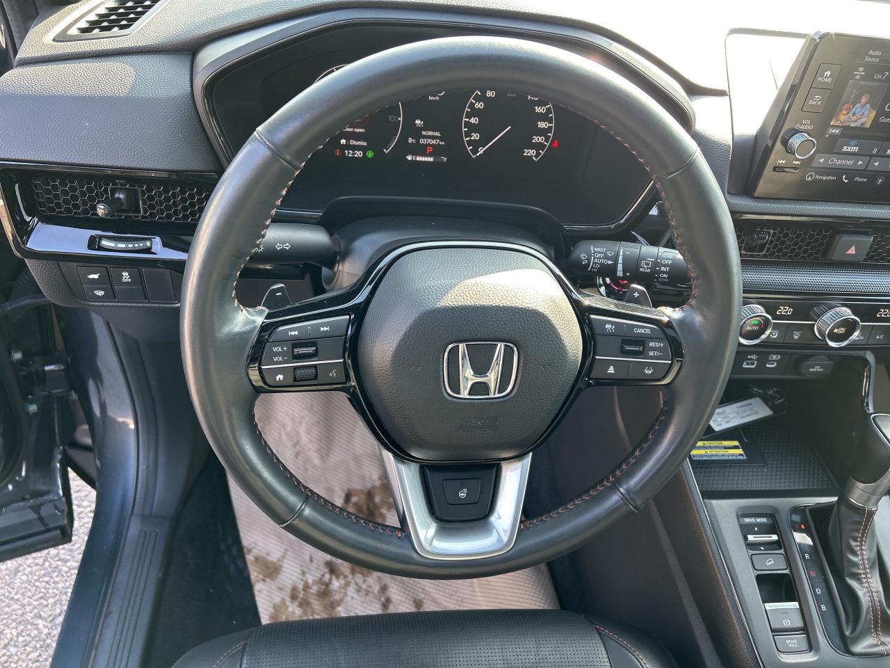 2024 Honda CR-V Hybrid Touring Leather  Navigation  Sunroof  CarPlay Photo