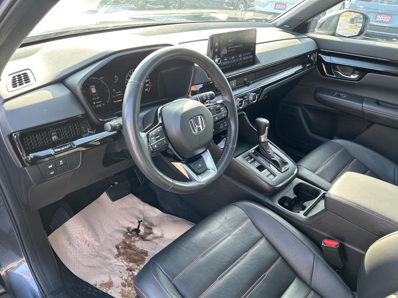 2024 Honda CR-V Hybrid Touring Leather  Navigation  Sunroof  CarPlay Photo