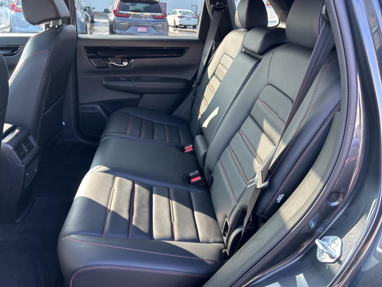 2024 Honda CR-V Hybrid Touring Leather  Navigation  Sunroof  CarPlay Photo