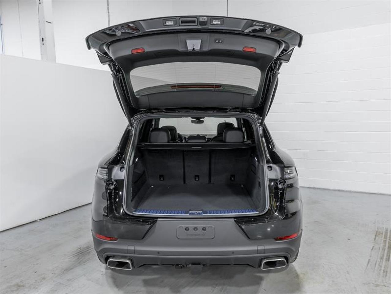 2025 Porsche Cayenne  Photo