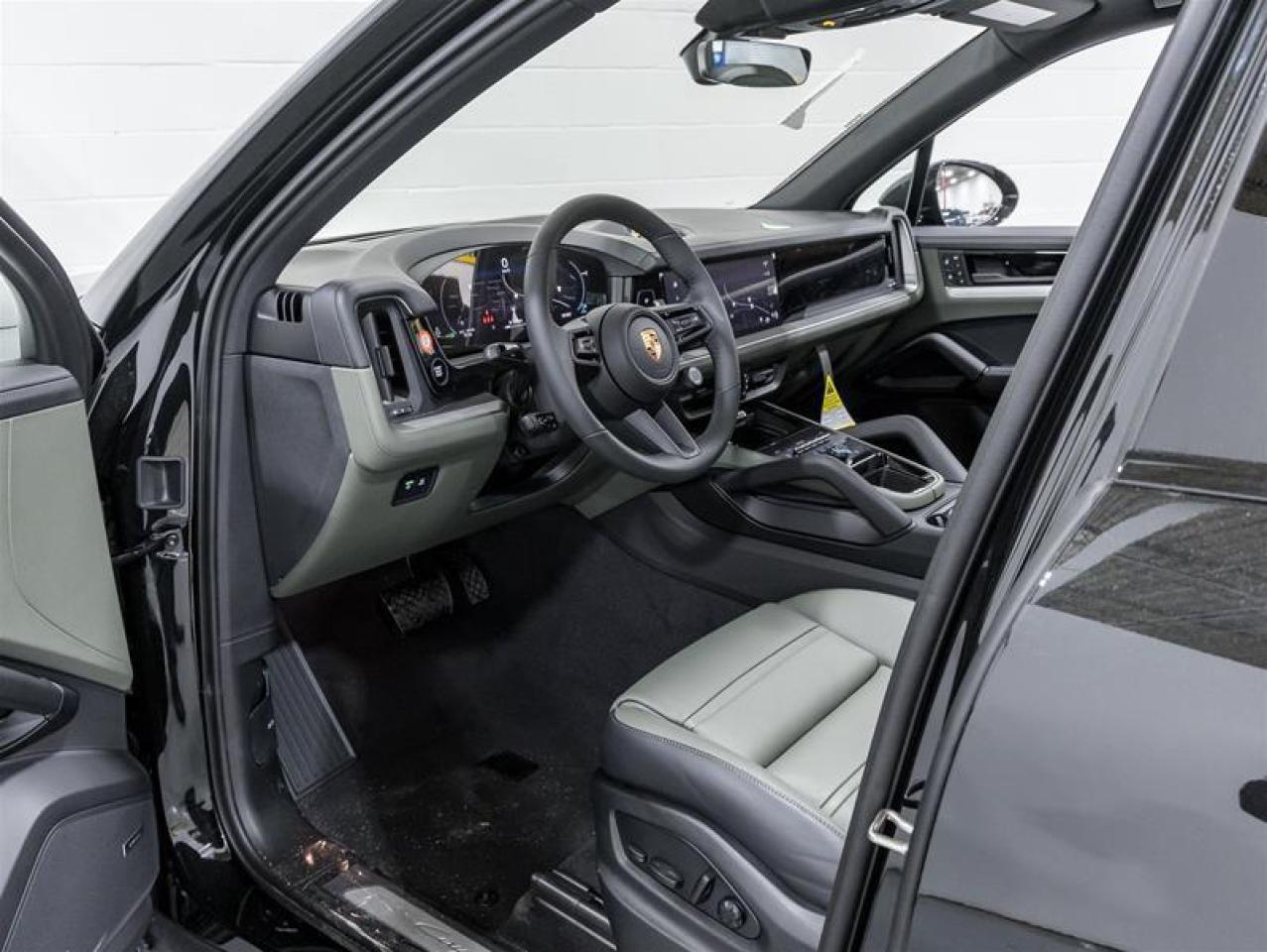 2025 Porsche Cayenne  Photo