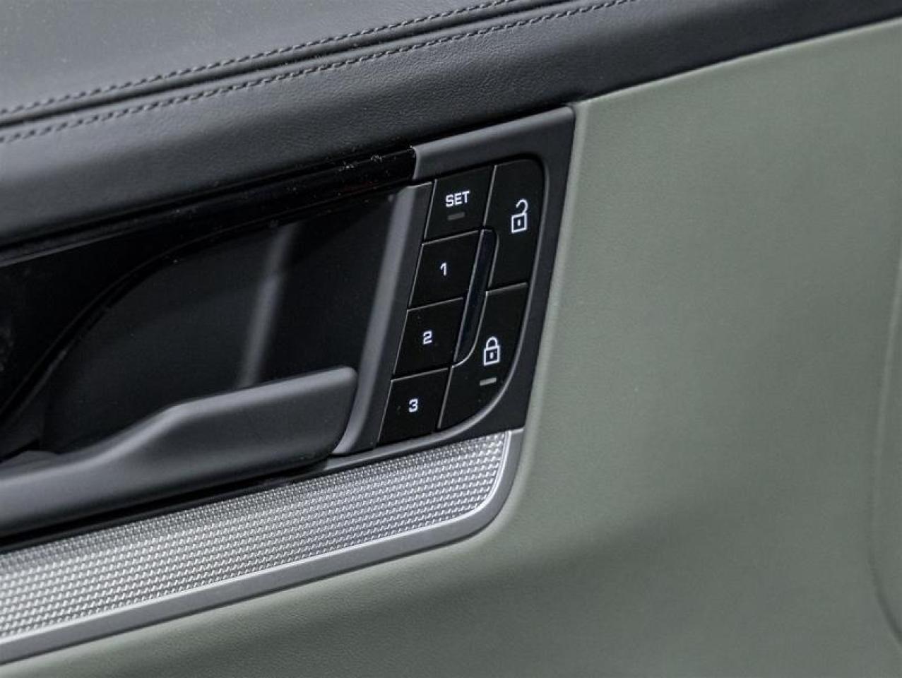 2025 Porsche Cayenne  Photo