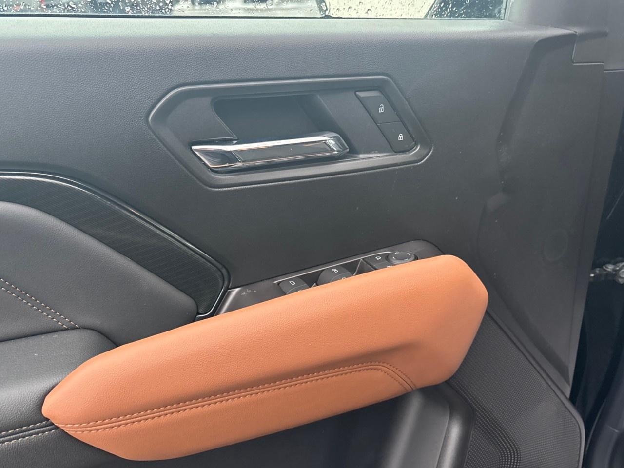 2026 GMC Canyon Crew Cab Short Box 4-Wheel Drive AT4 Photo