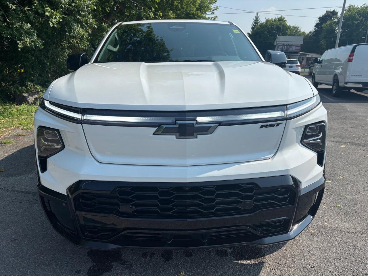 2025 Chevrolet Silverado EV e4WD Crew Cab Extended Range RST Photo