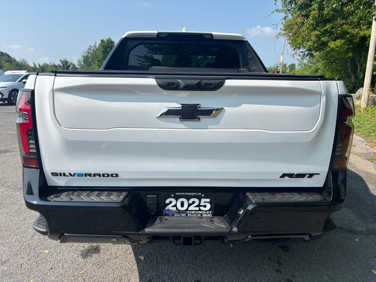 2025 Chevrolet Silverado EV e4WD Crew Cab Extended Range RST Photo