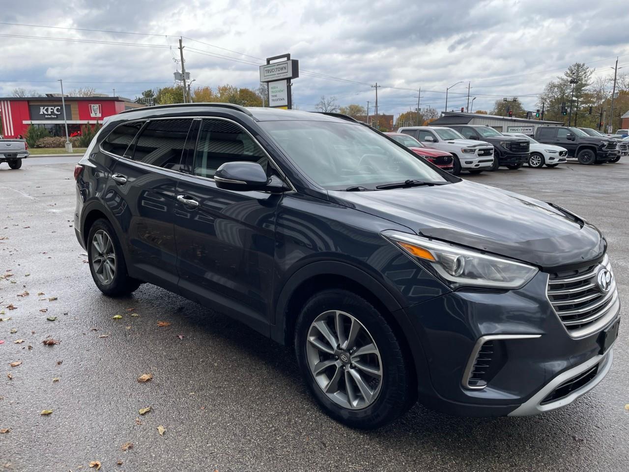 2019 Hyundai Santa Fe XL Preferred (A6) 4dr All-Wheel Drive Photo3