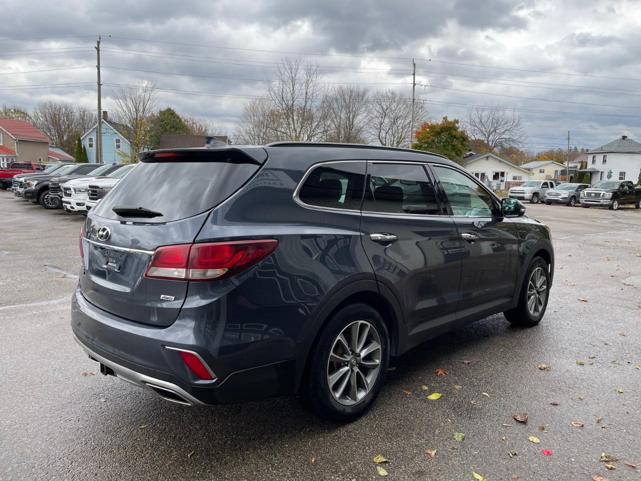 2019 Hyundai Santa Fe XL Preferred (A6) 4dr All-Wheel Drive Photo