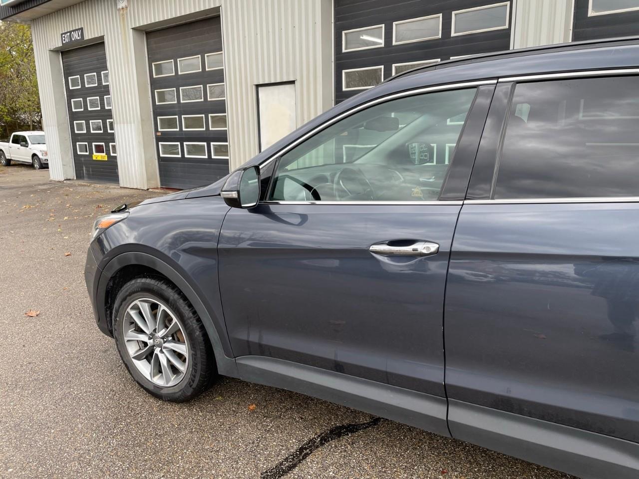 2019 Hyundai Santa Fe XL Preferred (A6) 4dr All-Wheel Drive Photo