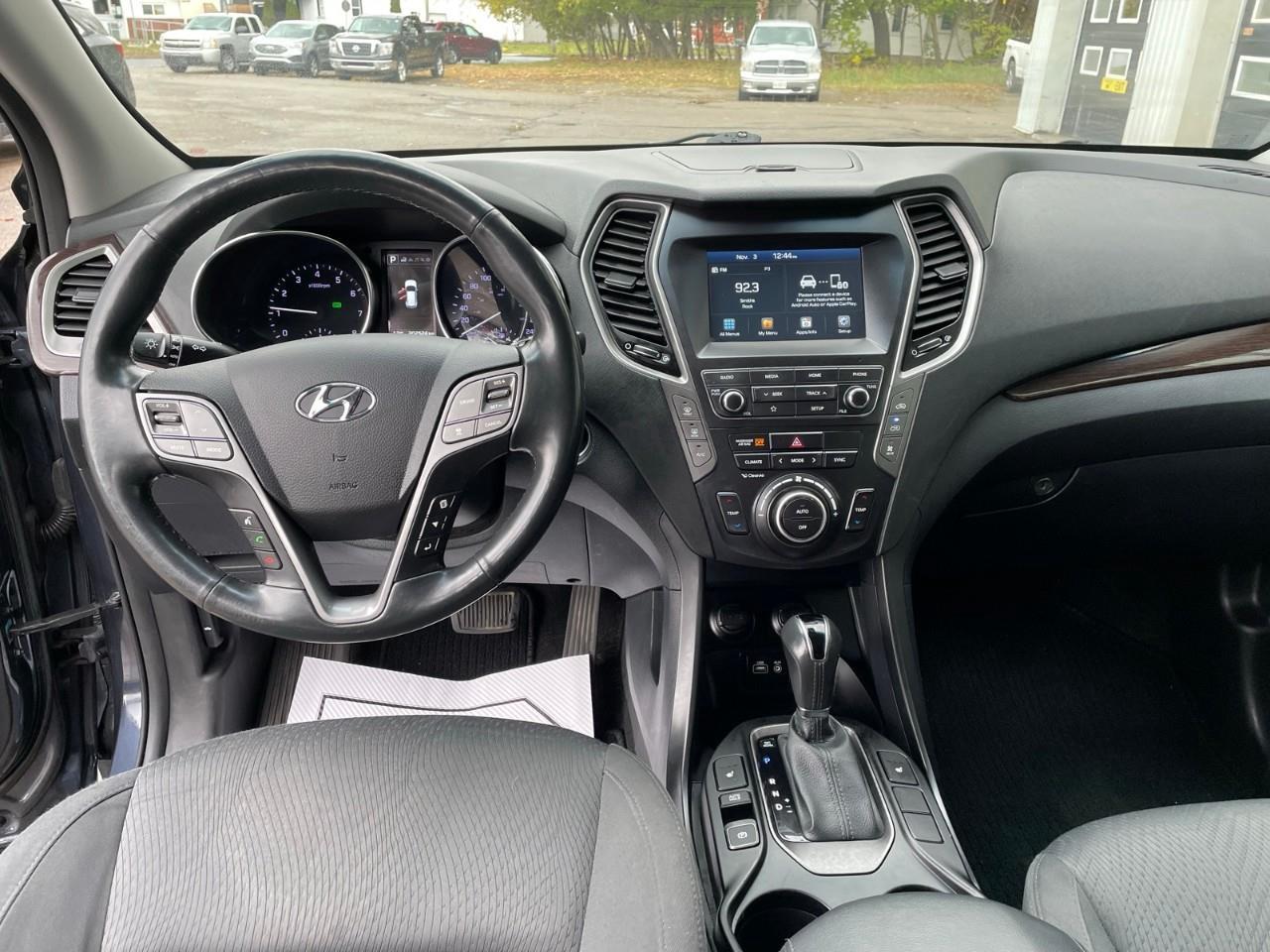 2019 Hyundai Santa Fe XL Preferred (A6) 4dr All-Wheel Drive Photo