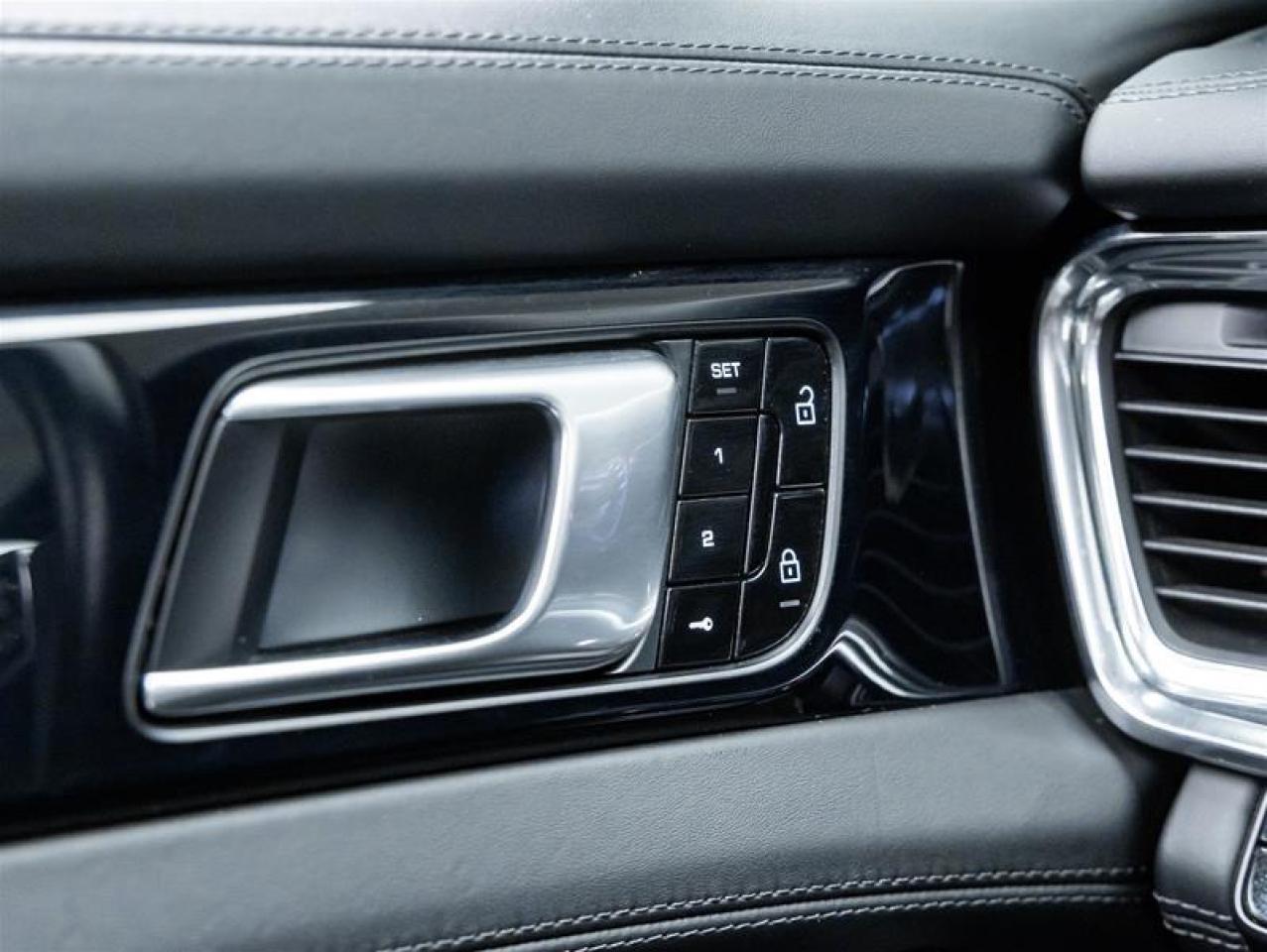 2020 Porsche Panamera  Photo