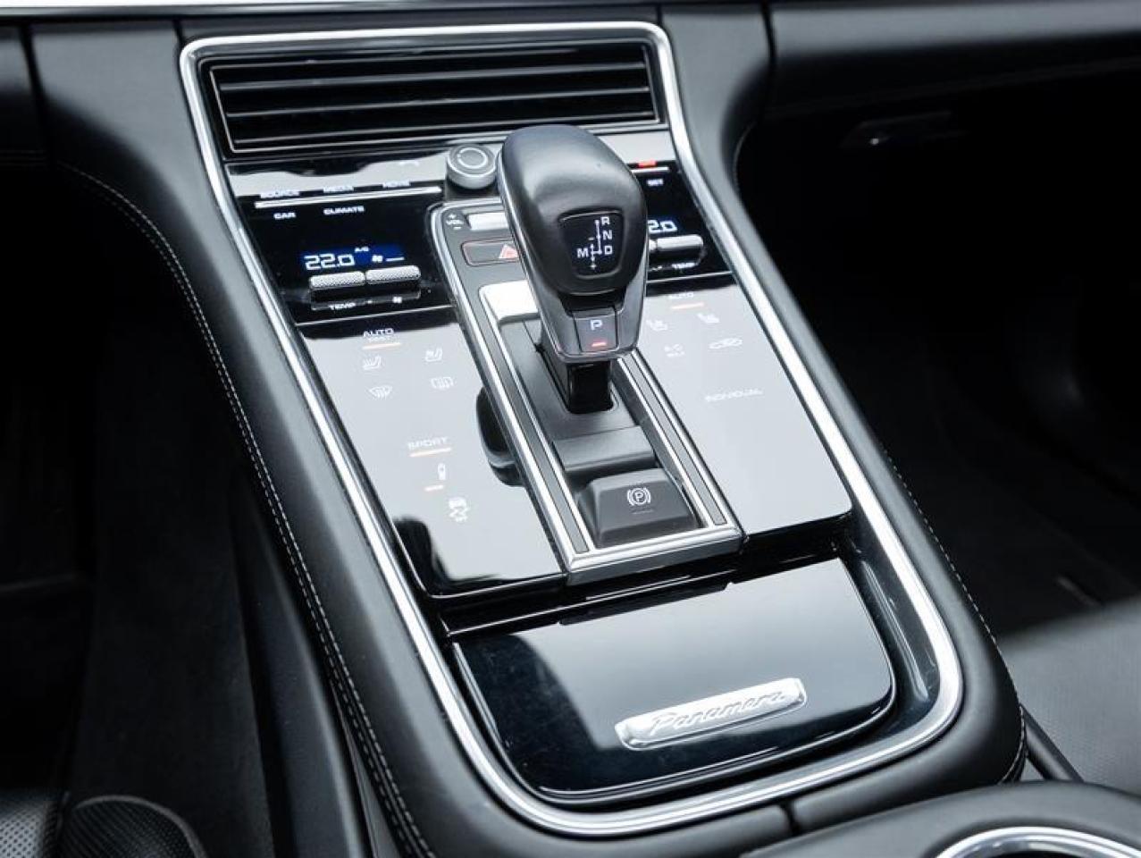 2020 Porsche Panamera  Photo