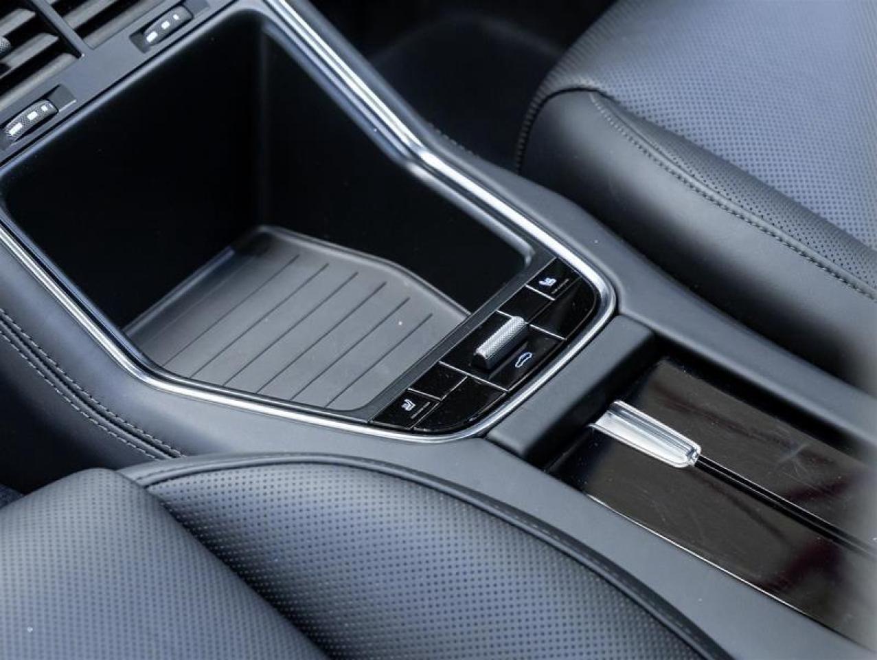 2020 Porsche Panamera  Photo