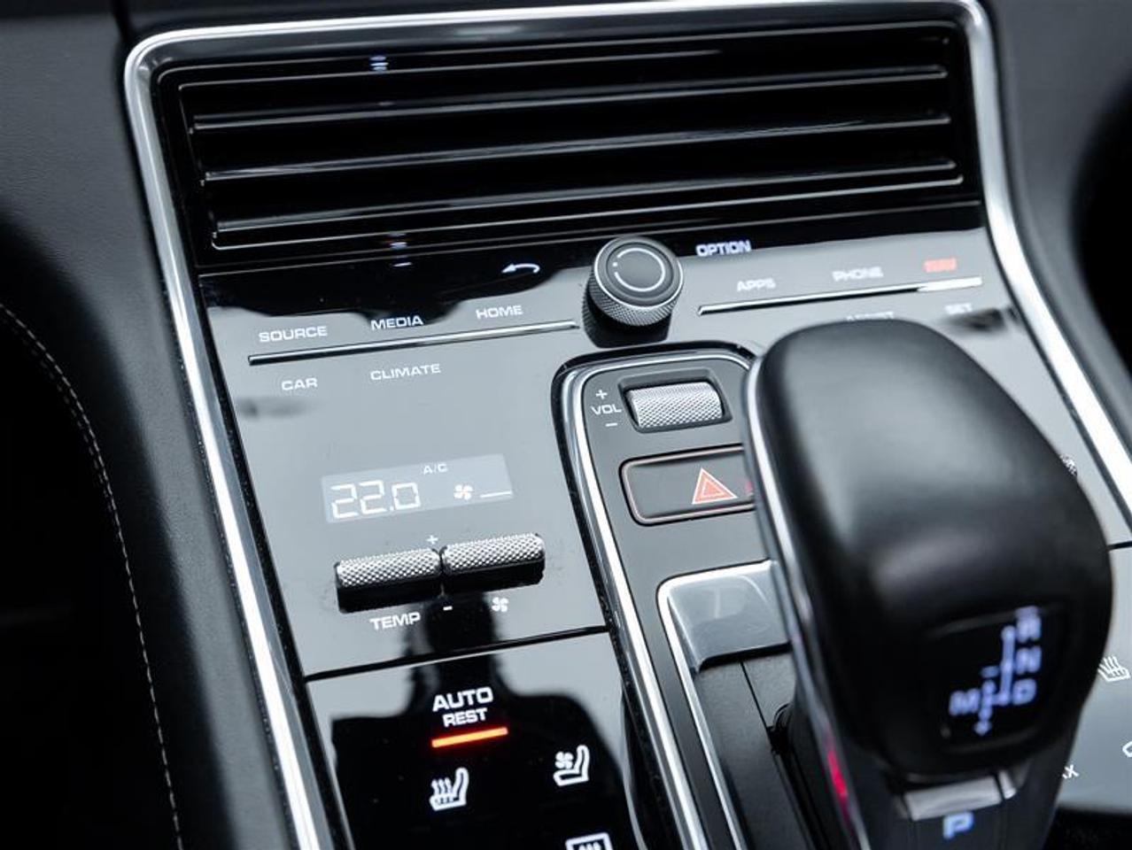 2020 Porsche Panamera  Photo