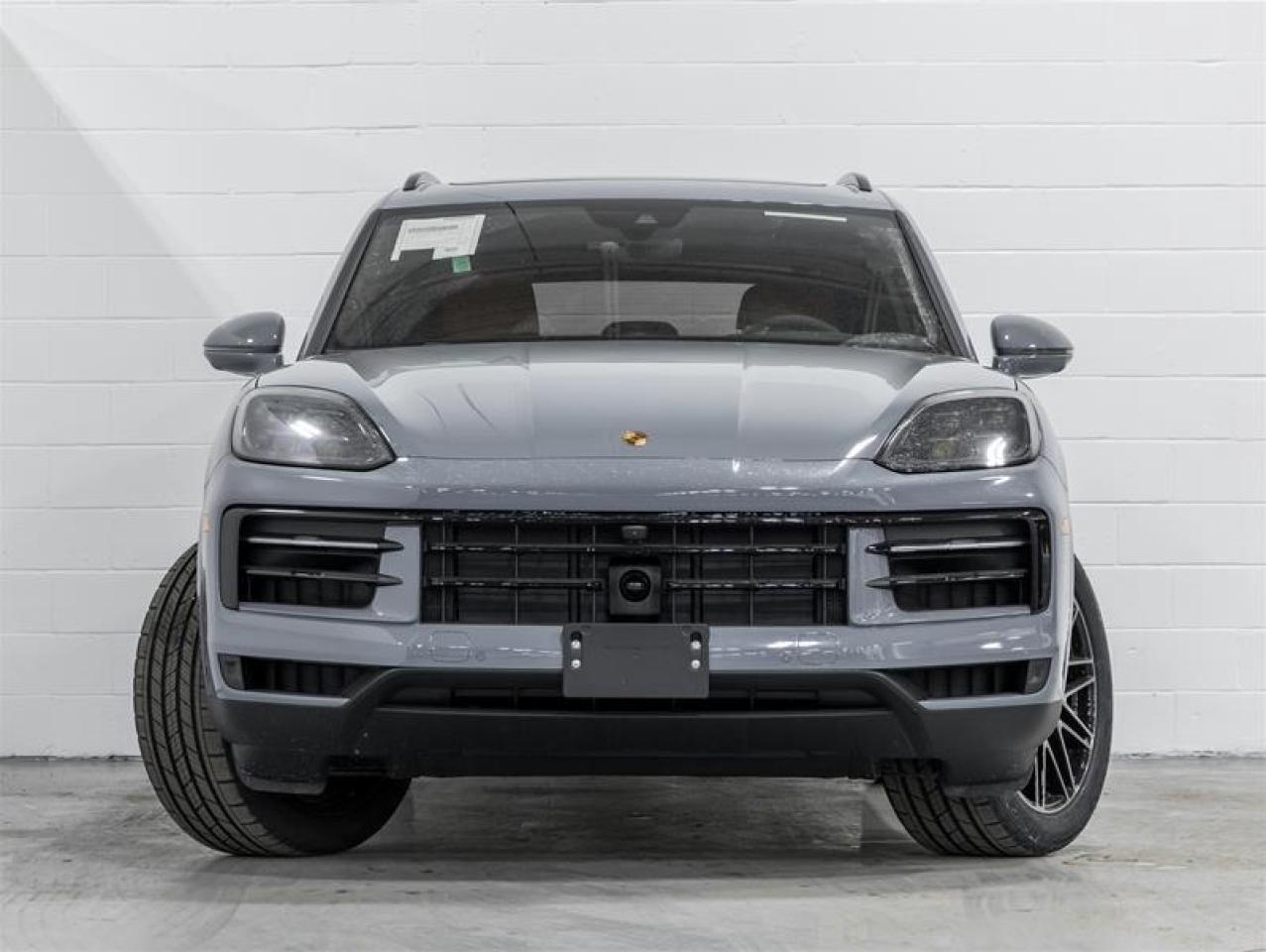2025 Porsche Cayenne  Photo3