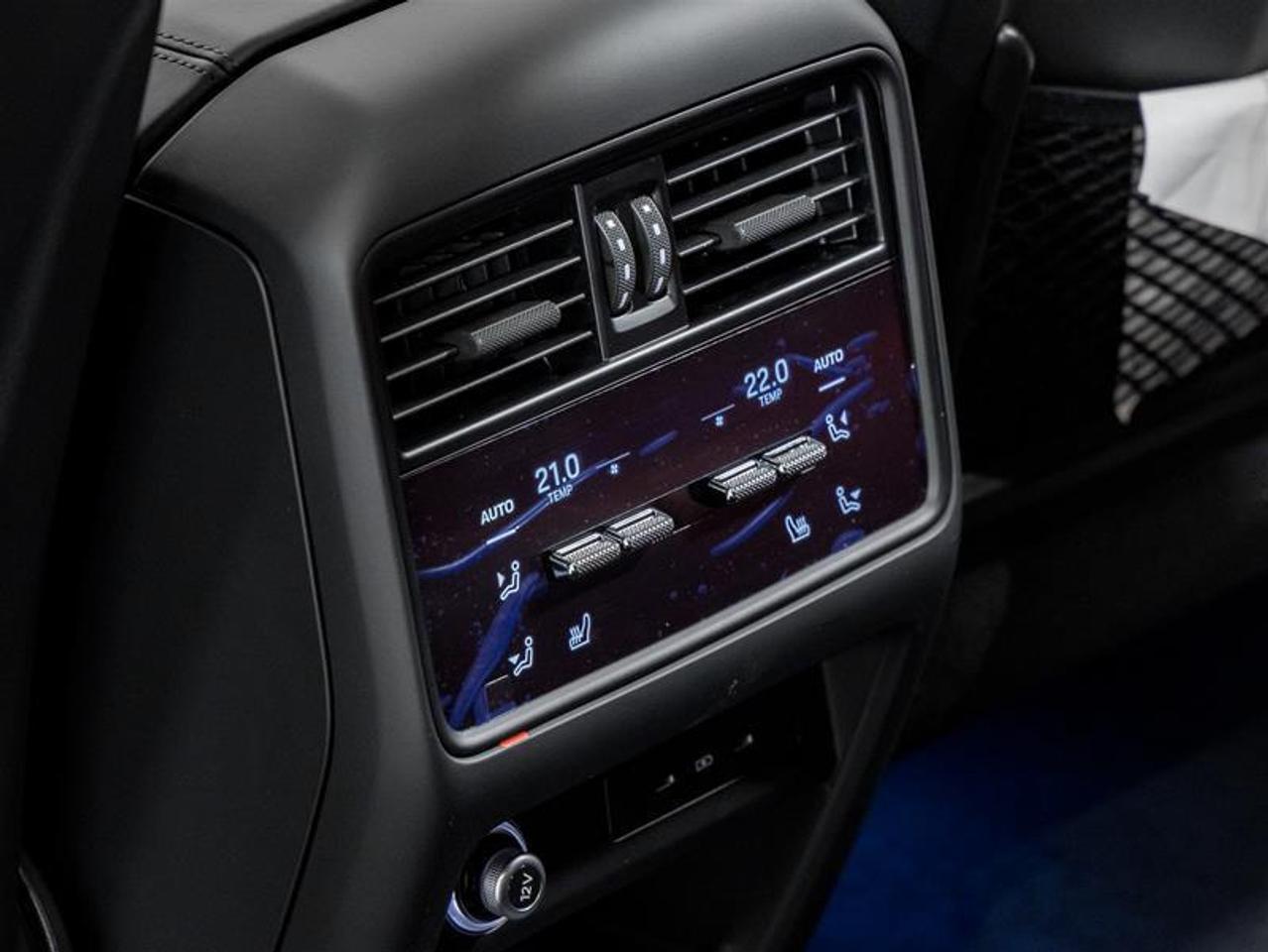 2025 Porsche Cayenne  Photo