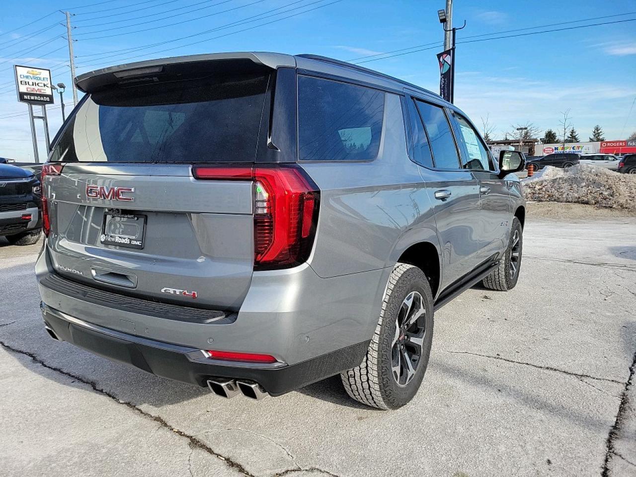 2026 GMC Yukon AT4 4dr 4x4 Photo4