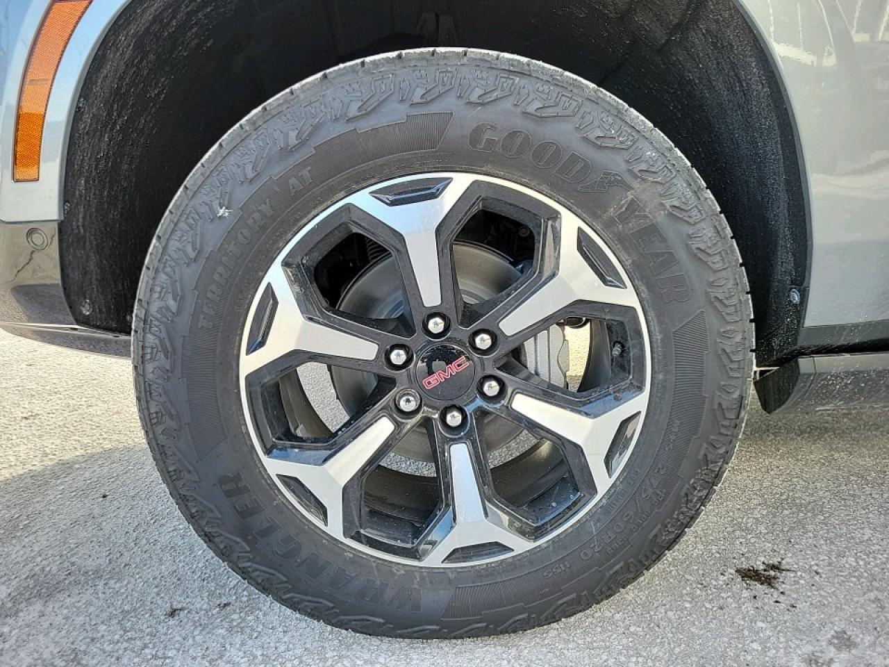 2026 GMC Yukon AT4 4dr 4x4 Photo