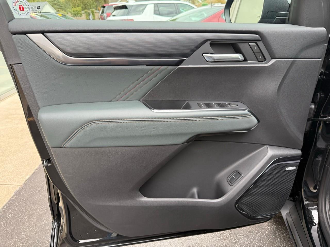 2026 GMC Acadia AT4 4dr All-Wheel Drive Photo