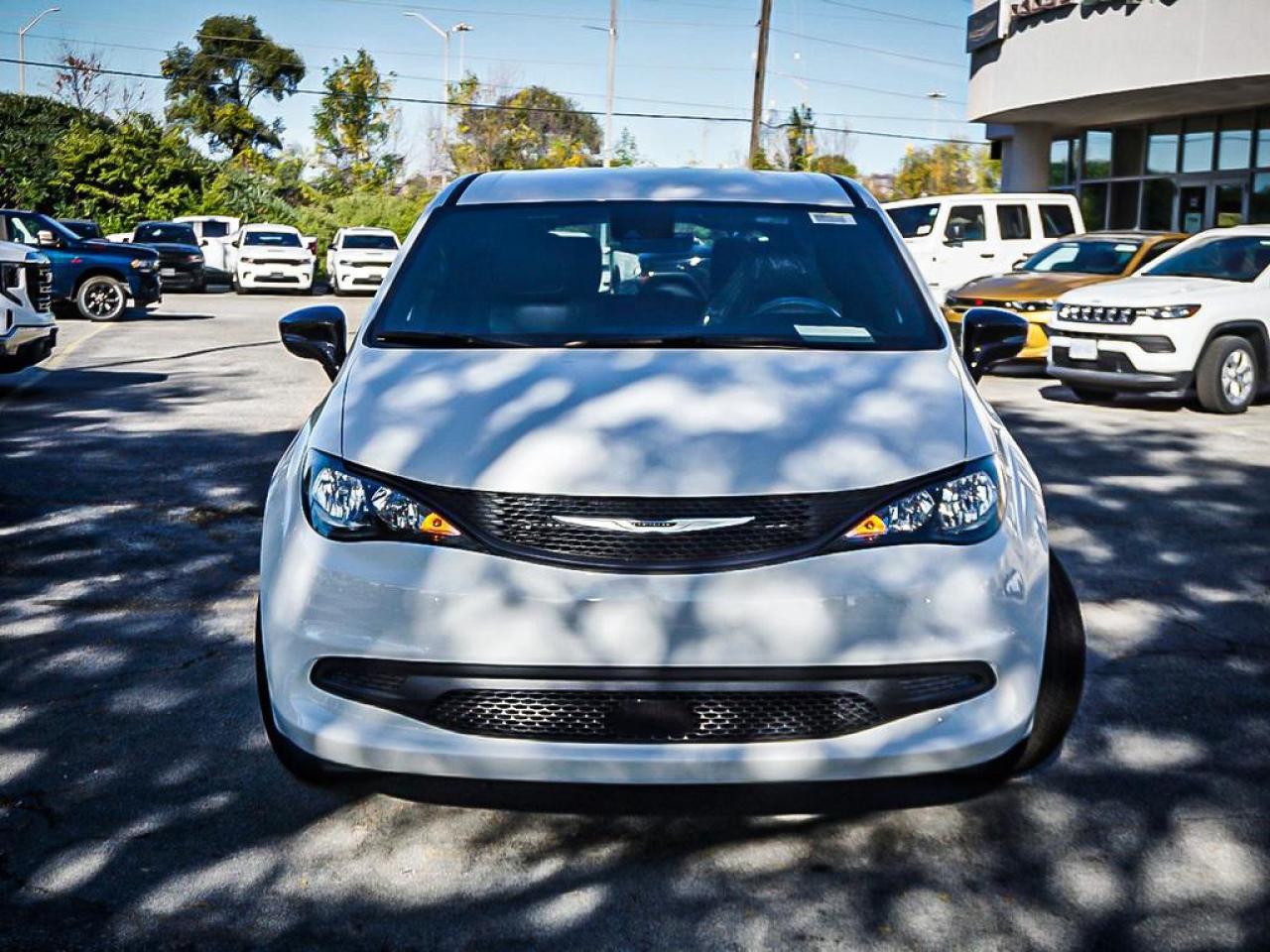 2026 Chrysler Grand Caravan  Photo2