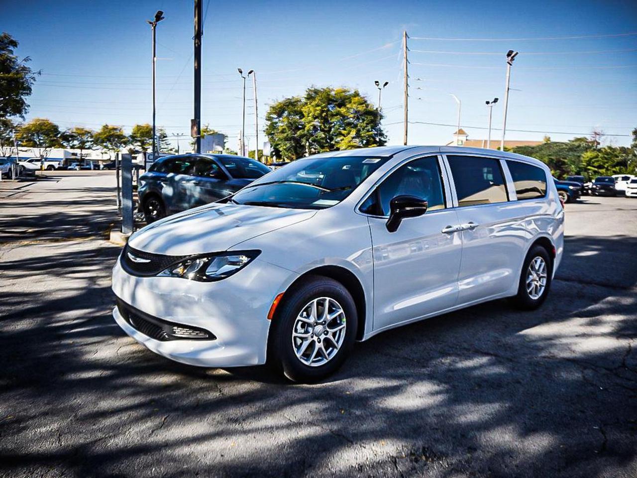 2026 Chrysler Grand Caravan  Photo4
