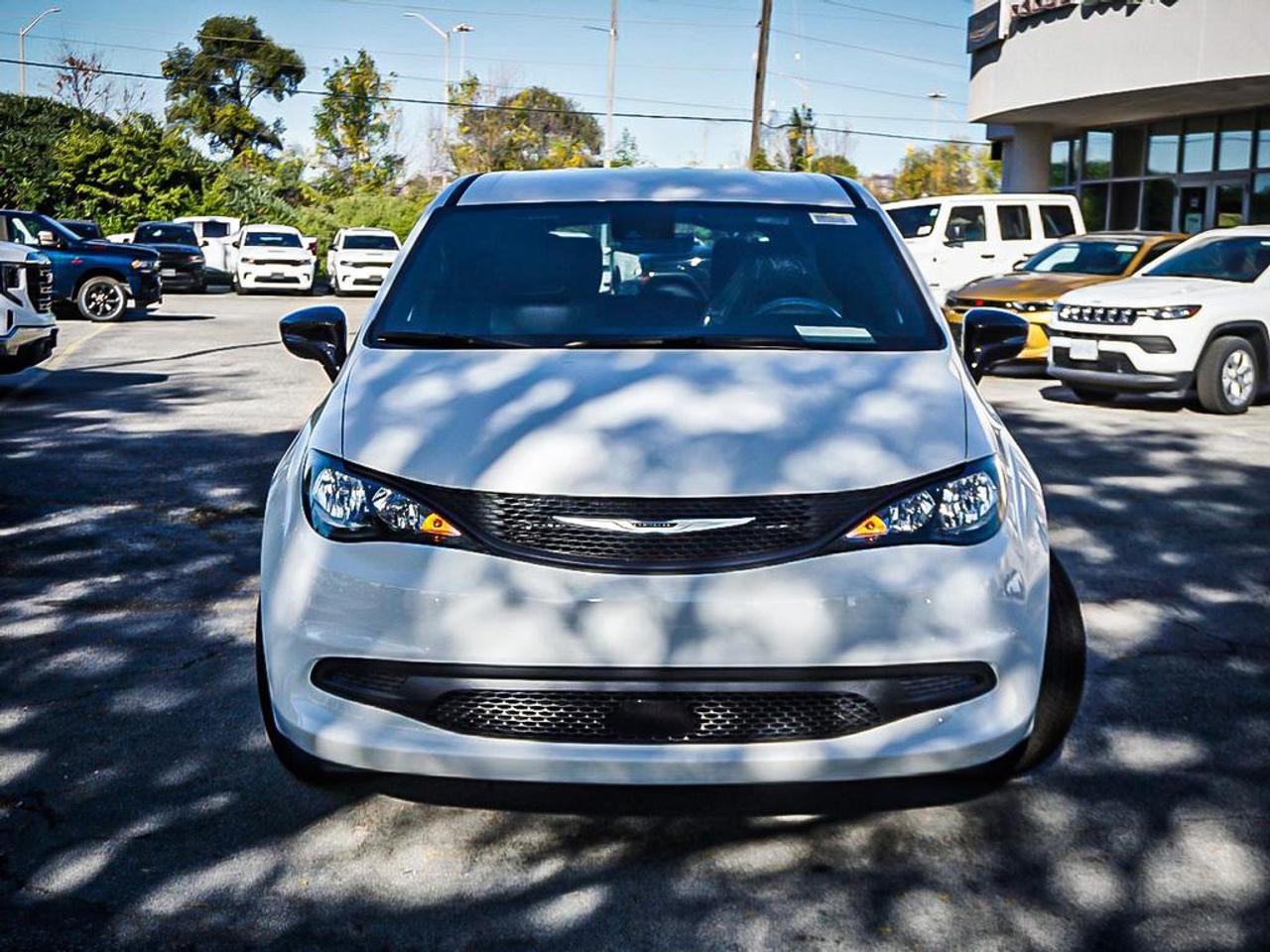 2026 Chrysler Grand Caravan  Photo2