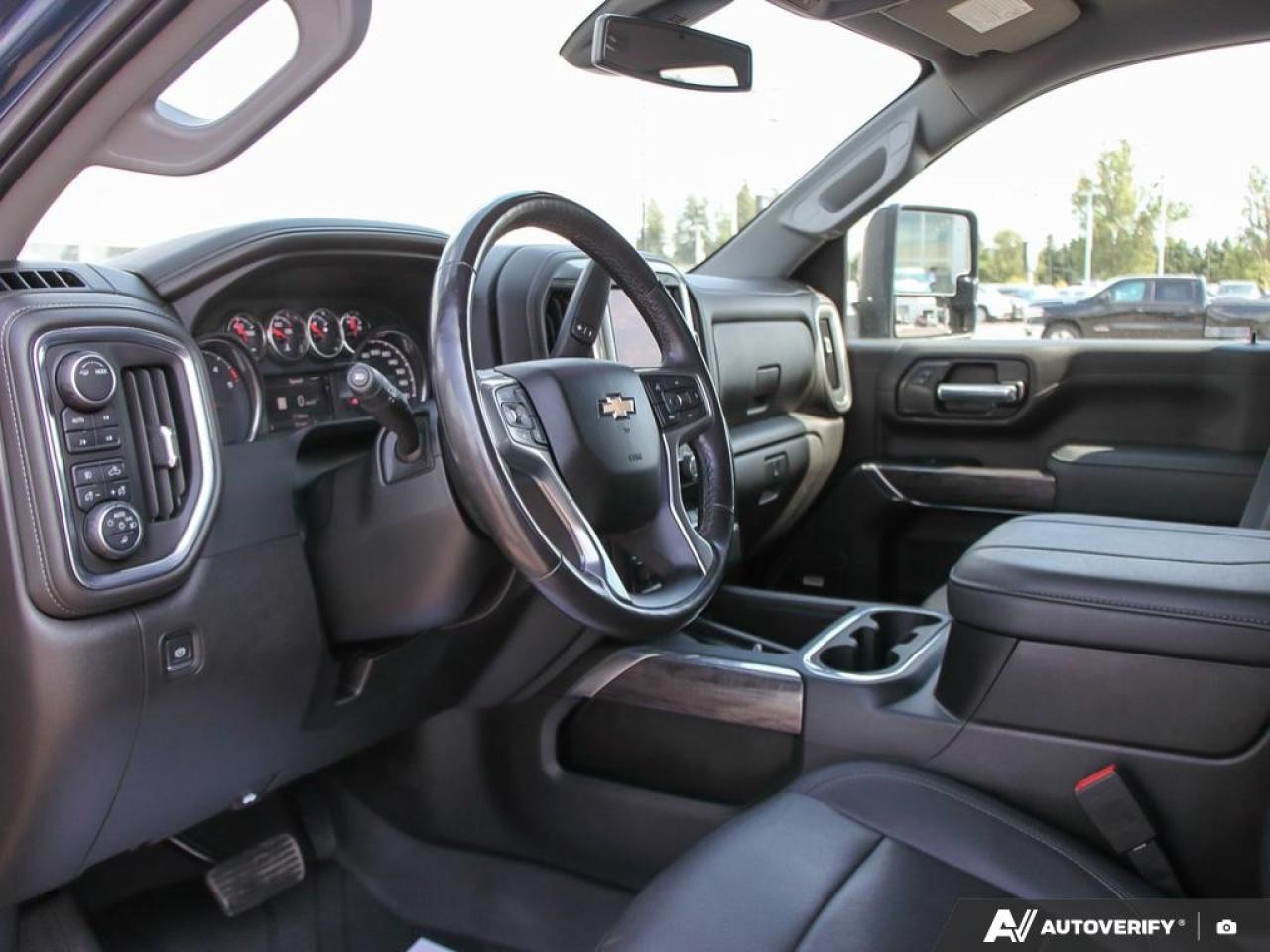 2023 Chevrolet SILVERADO 2500HD 4WD Double Cab Standard Box LTZ Photo