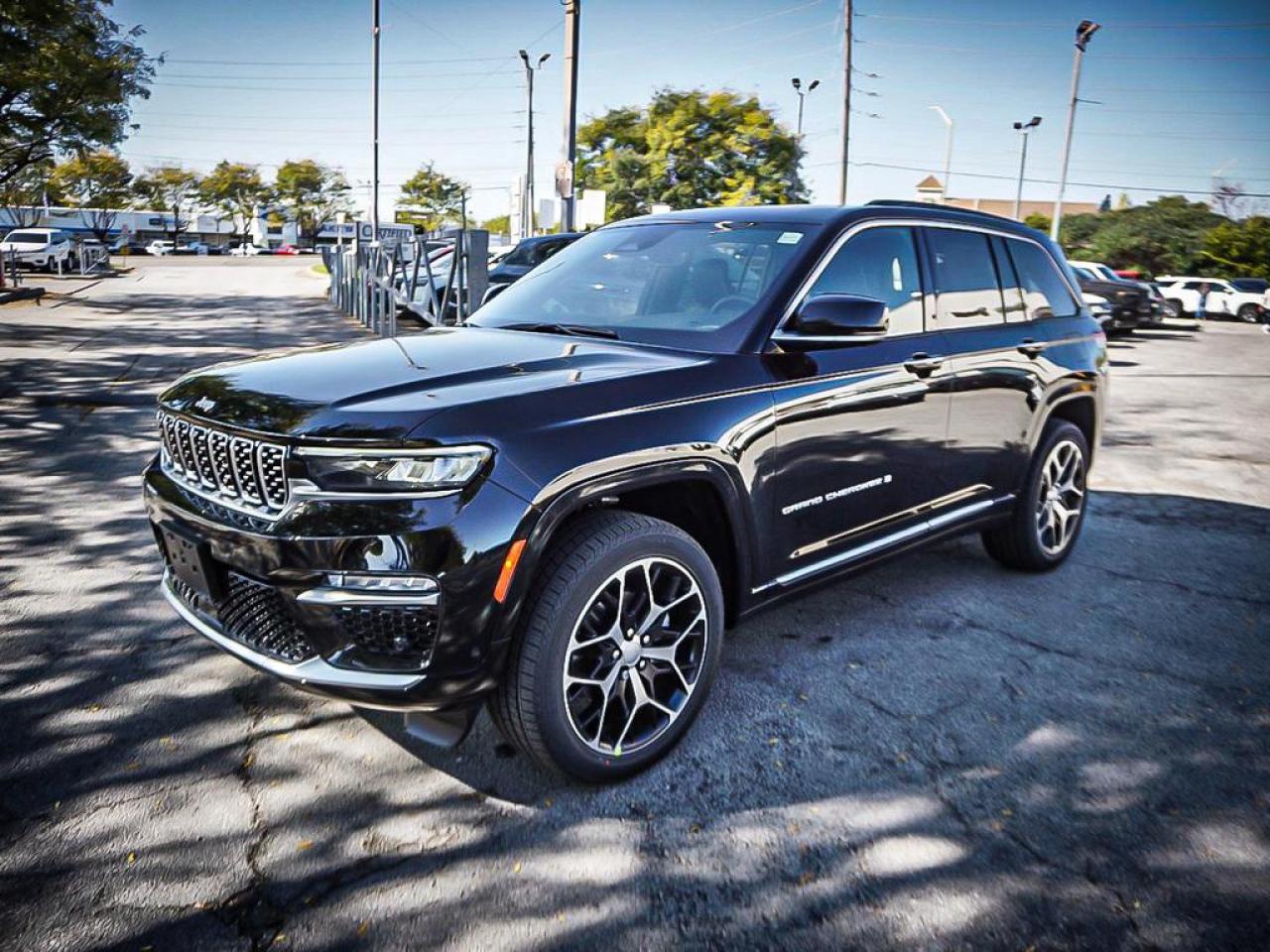 2025 Jeep Grand Cherokee  Photo4