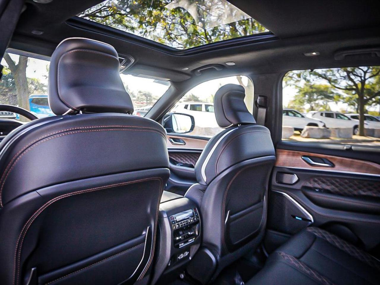 2025 Jeep Grand Cherokee  Photo