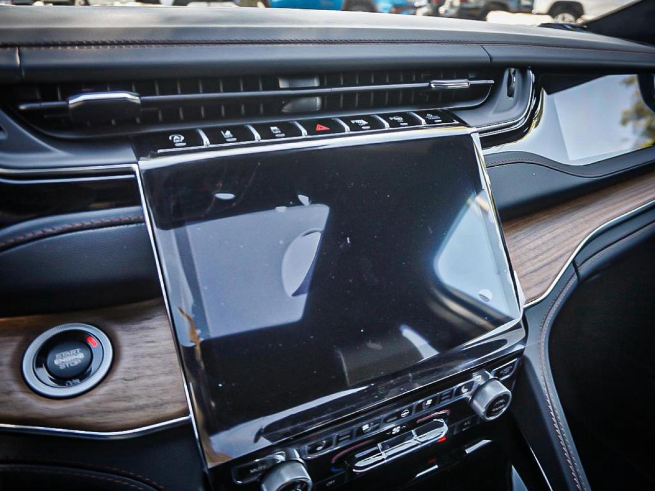 2025 Jeep Grand Cherokee  Photo