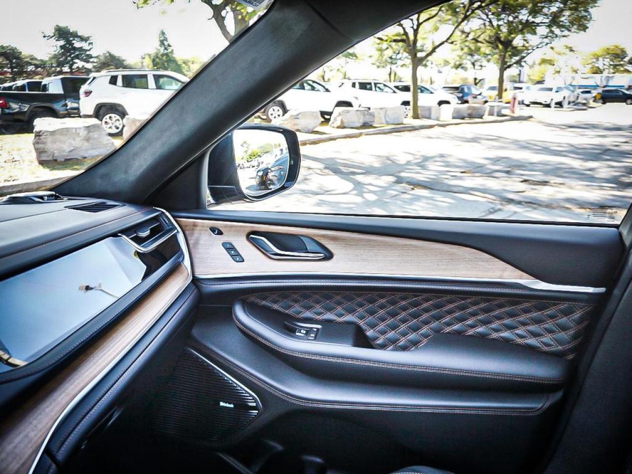 2025 Jeep Grand Cherokee  Photo