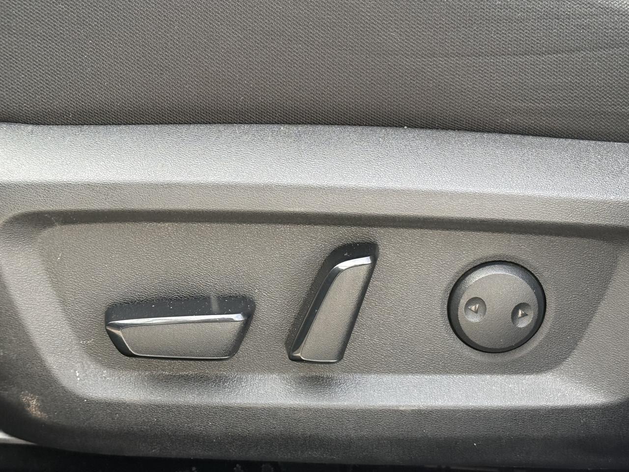 2023 Nissan Rogue SV Edition l Moonroof l AWD l Nissan Warranty Photo