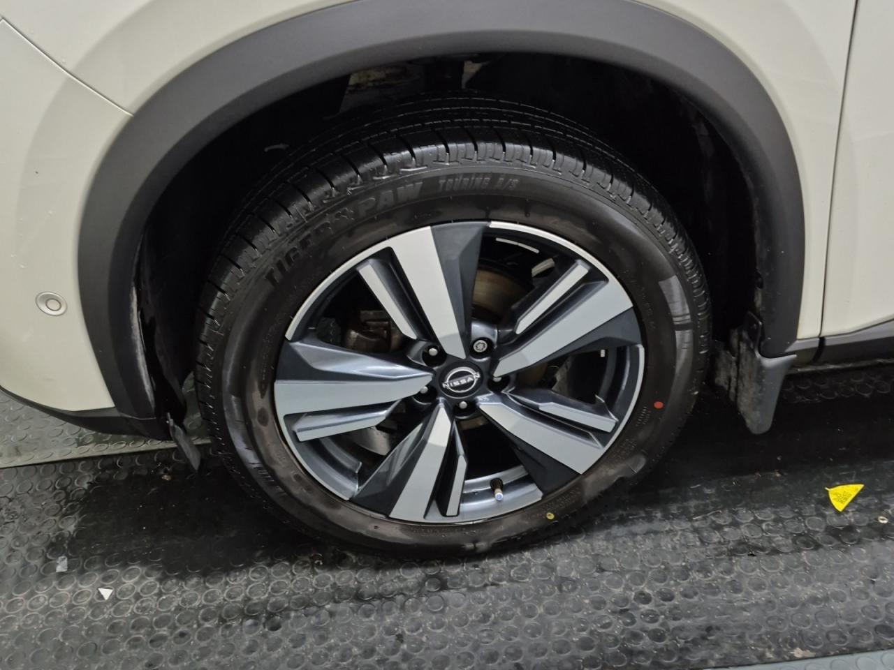 2023 Nissan Rogue No Accident l OneOwner l Platinum l NissanWarranty Photo