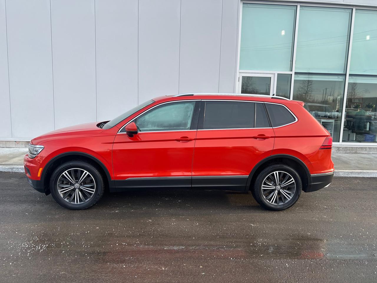2018 Volkswagen Tiguan Highline 4dr All-wheel Drive 4MOTION Photo
