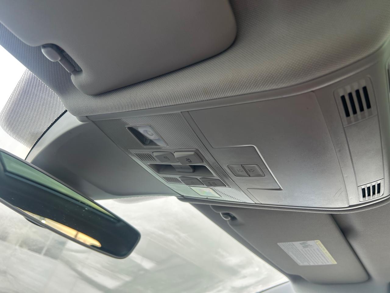 2018 Volkswagen Tiguan Highline 4dr All-wheel Drive 4MOTION Photo