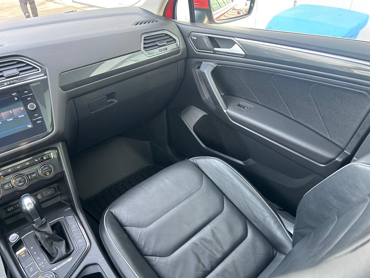 2018 Volkswagen Tiguan Highline 4dr All-wheel Drive 4MOTION Photo