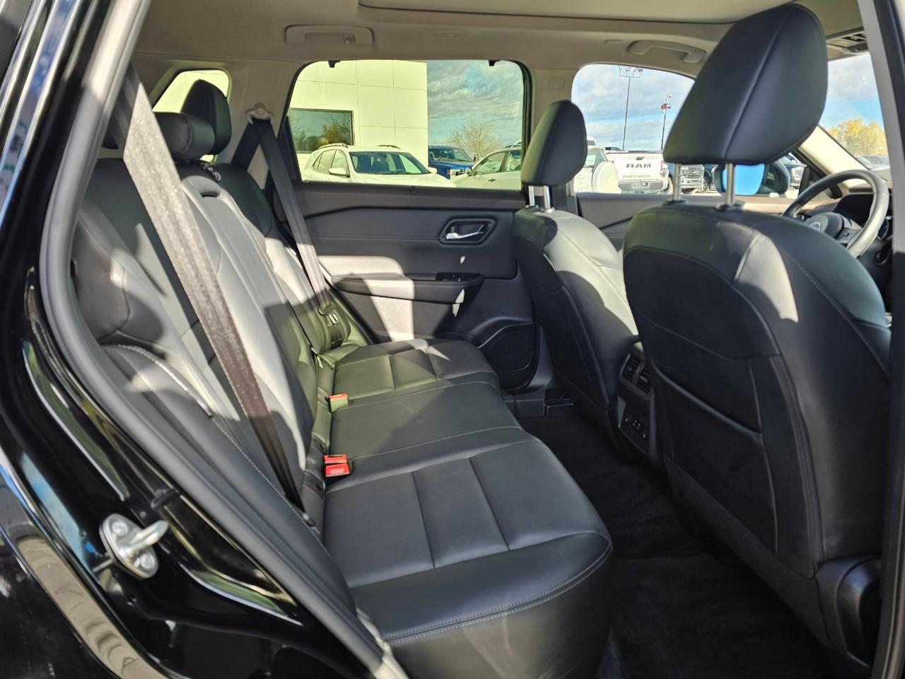 2023 Nissan Rogue SV Midnight Edition 4dr All-Wheel Drive Sport Utility Photo