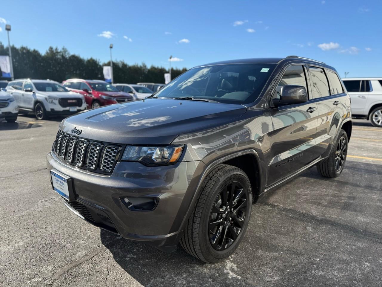 2021 Jeep Grand Cherokee Laredo 4dr 4x4 Photo4