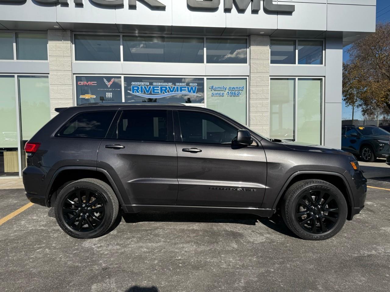 2021 Jeep Grand Cherokee Laredo 4dr 4x4 Photo2