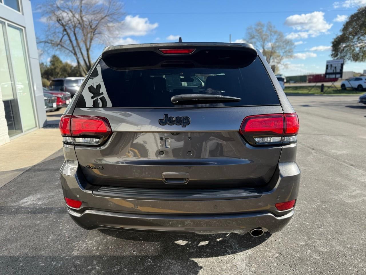 2021 Jeep Grand Cherokee Laredo 4dr 4x4 Photo