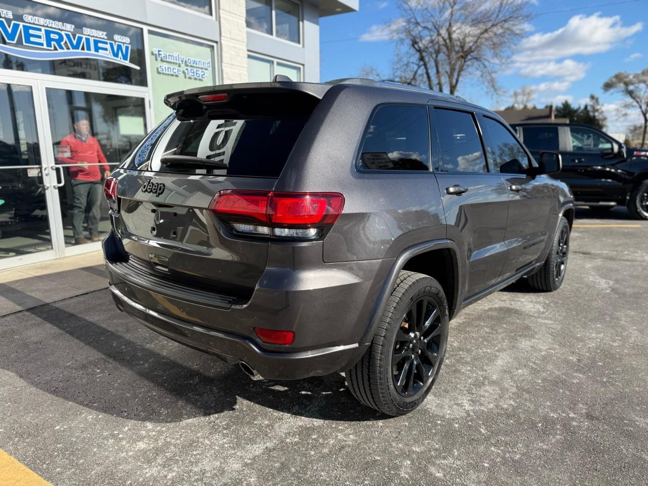 2021 Jeep Grand Cherokee Laredo 4dr 4x4 Photo