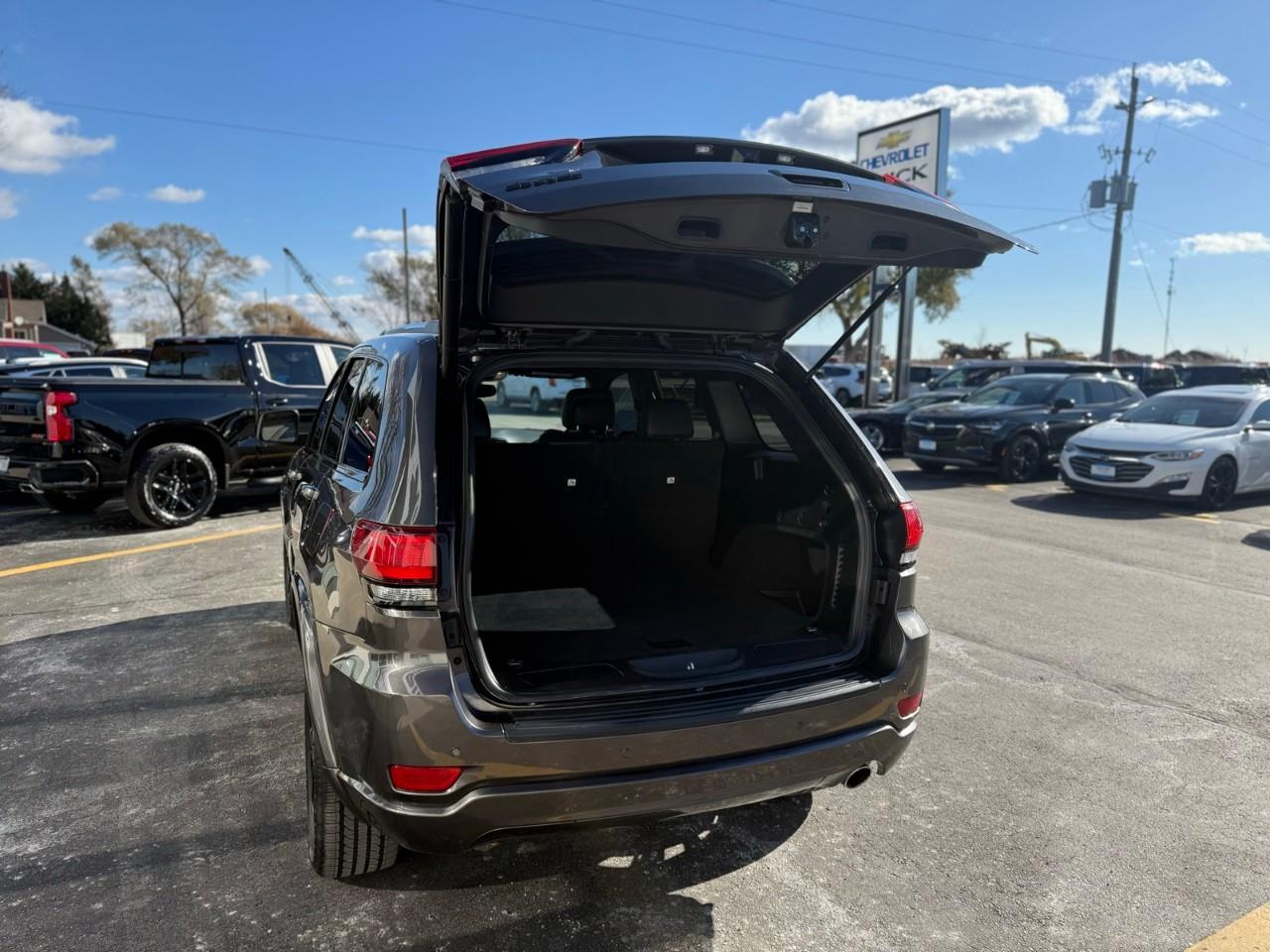 2021 Jeep Grand Cherokee Laredo 4dr 4x4 Photo