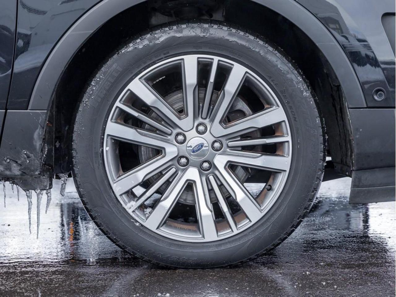 2017 Ford Explorer Platinum 4dr 4x4 Photo3