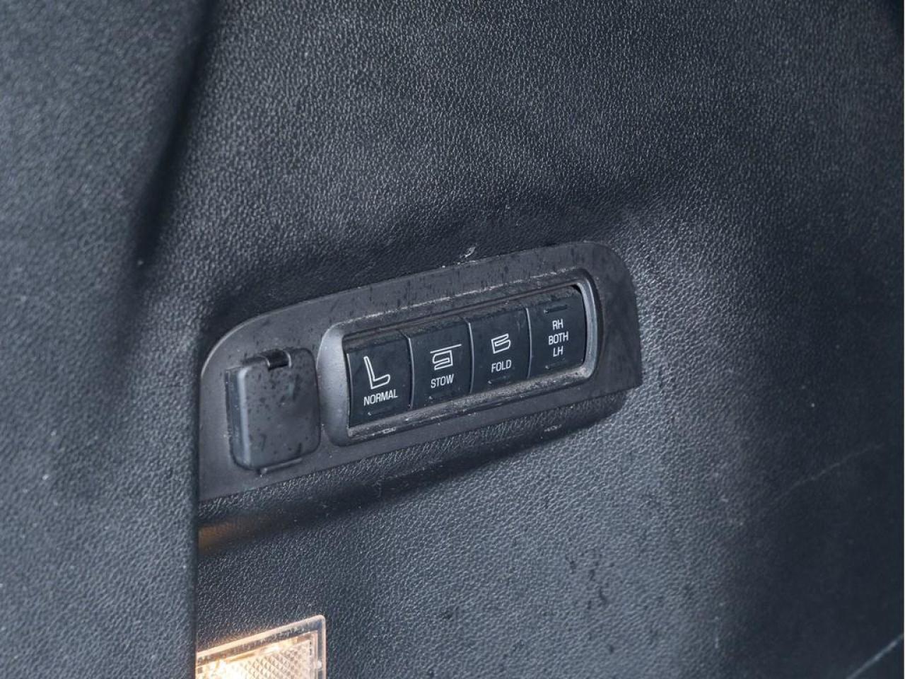 2017 Ford Explorer Platinum 4dr 4x4 Photo