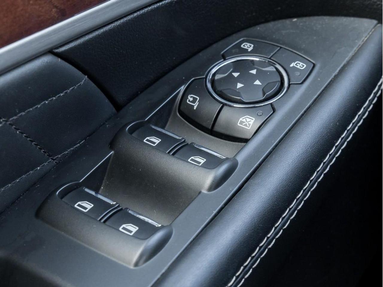 2017 Ford Explorer Platinum 4dr 4x4 Photo