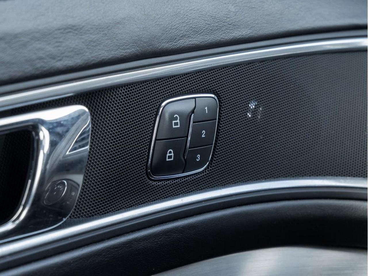 2017 Ford Explorer Platinum 4dr 4x4 Photo