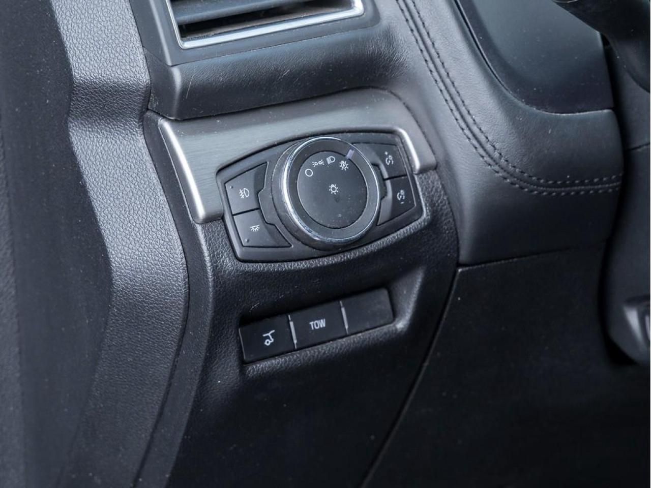 2017 Ford Explorer Platinum 4dr 4x4 Photo