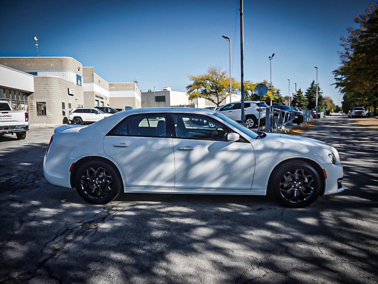 2023 Chrysler 300  Photo