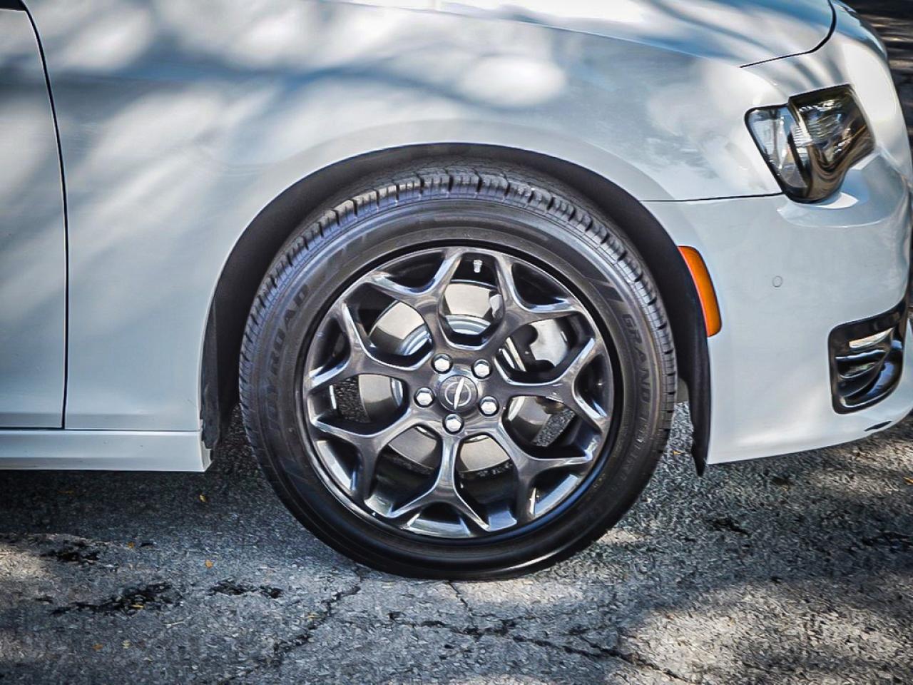 2023 Chrysler 300  Photo